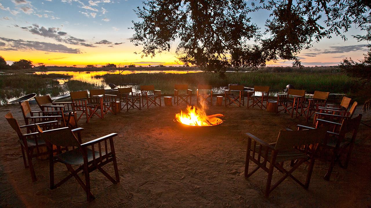 Pom-Pom-Camp-sunset-firepit---Made-in-Africa-privately-hosted-Botswana-Safari